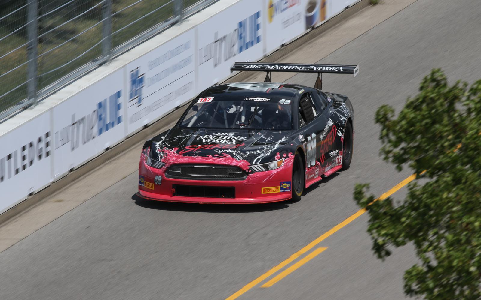 Banner Day for Borchetta on Streets of Nashville